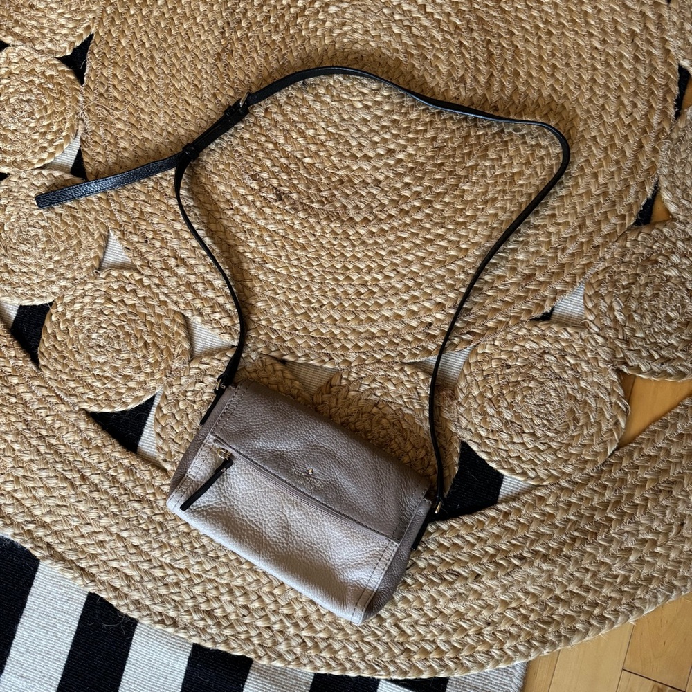 Kate Spade Tan and Cream Crossbody Bag with Elegant Design